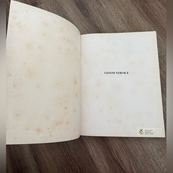 Gianni Versace Softcover Book by Leonardo Arte, 
English/Italian Edition - Picture 3 of 14